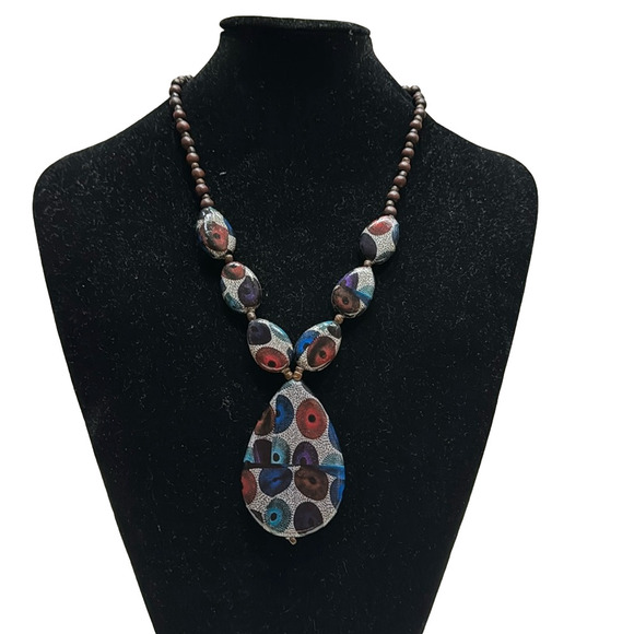 Unda Pendant paper wrapped wooden bead necklace - Picture 1 of 8